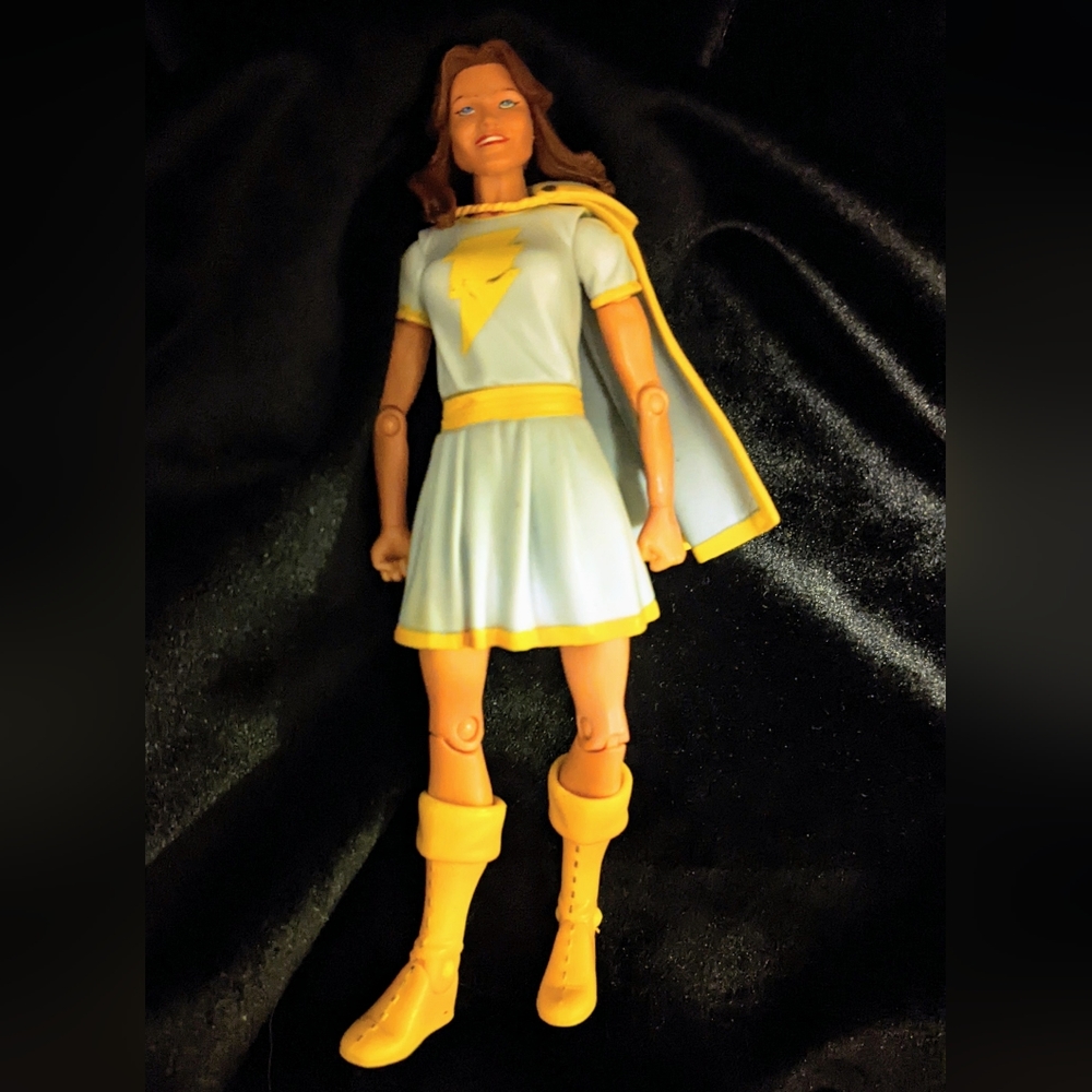Mary Marvel DC Action Figure
